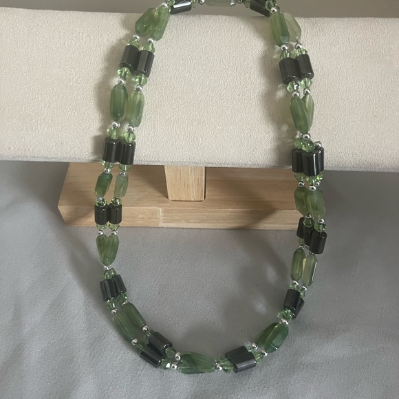 New Very Unique Magnetic necklace/ bracelet with stunning bead and stones. - Picture 2 of 2